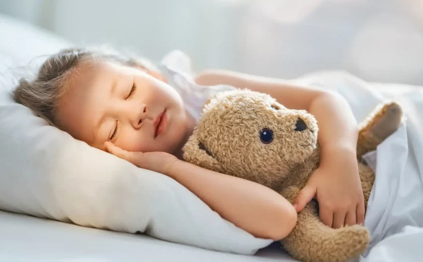 pregnancy woman on the bed